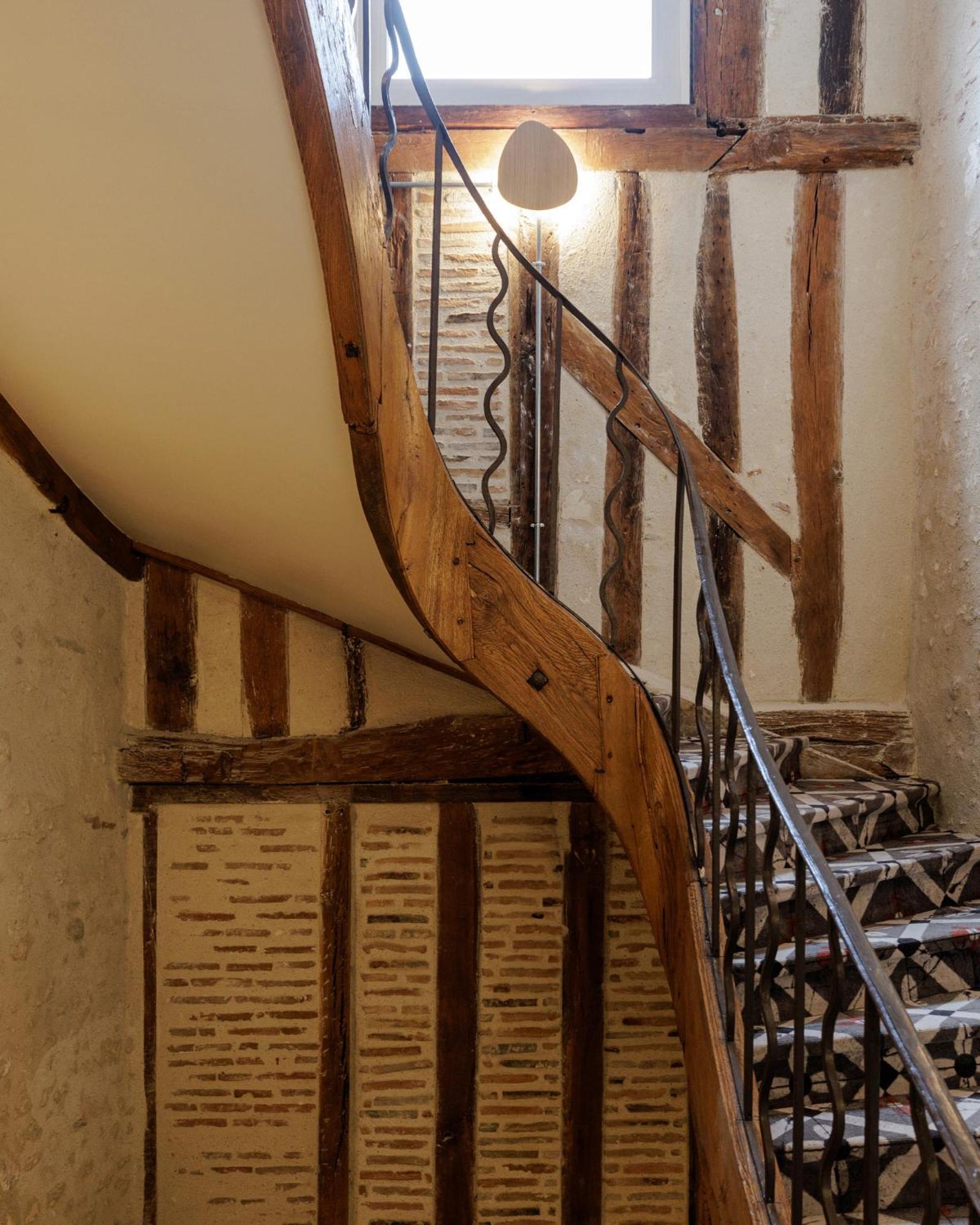 Hotel Cloitre - Entree Autonome, Reception En Ligne - Encore Mieux Orleans Exterior photo